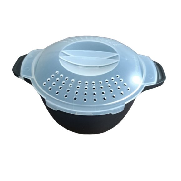 Pampered Chef 1 Quart Micro Cooker Black Microwave Safe Bowl w/ Lid Strainer NEW - Picture 1 of 7